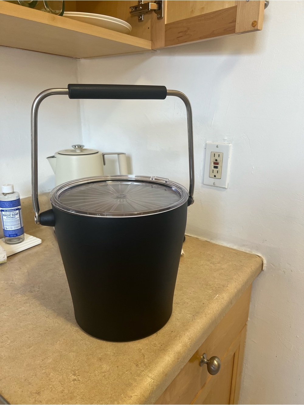 Black Portable Ice Bucket with Clear Lid and Carry Handle